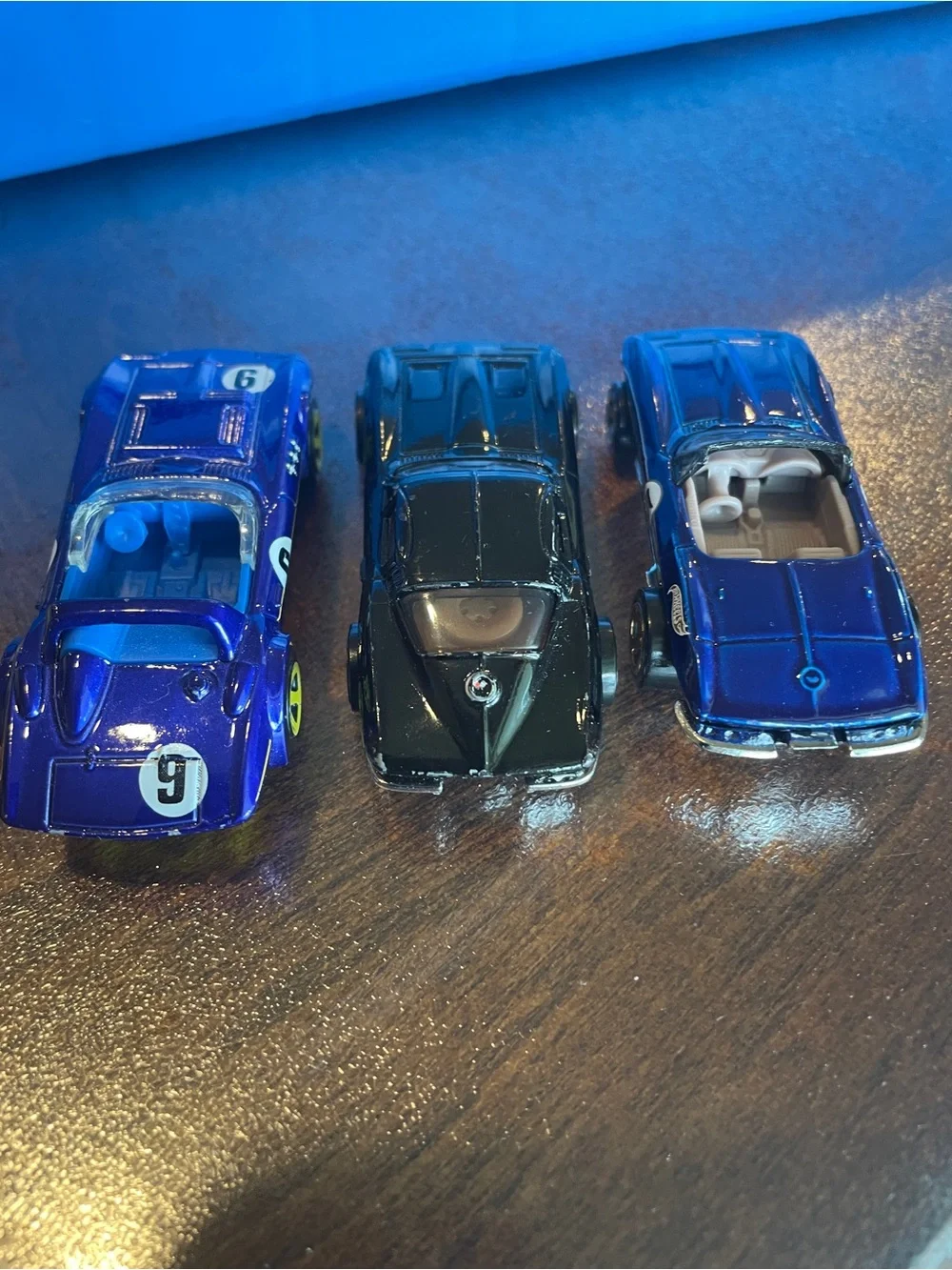 HOT WHEELS VINTAGE CORVETTES 1:64
